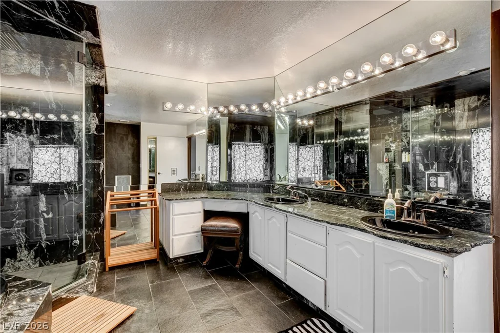 672 Los Feliz, Las Vegas, NV 89110