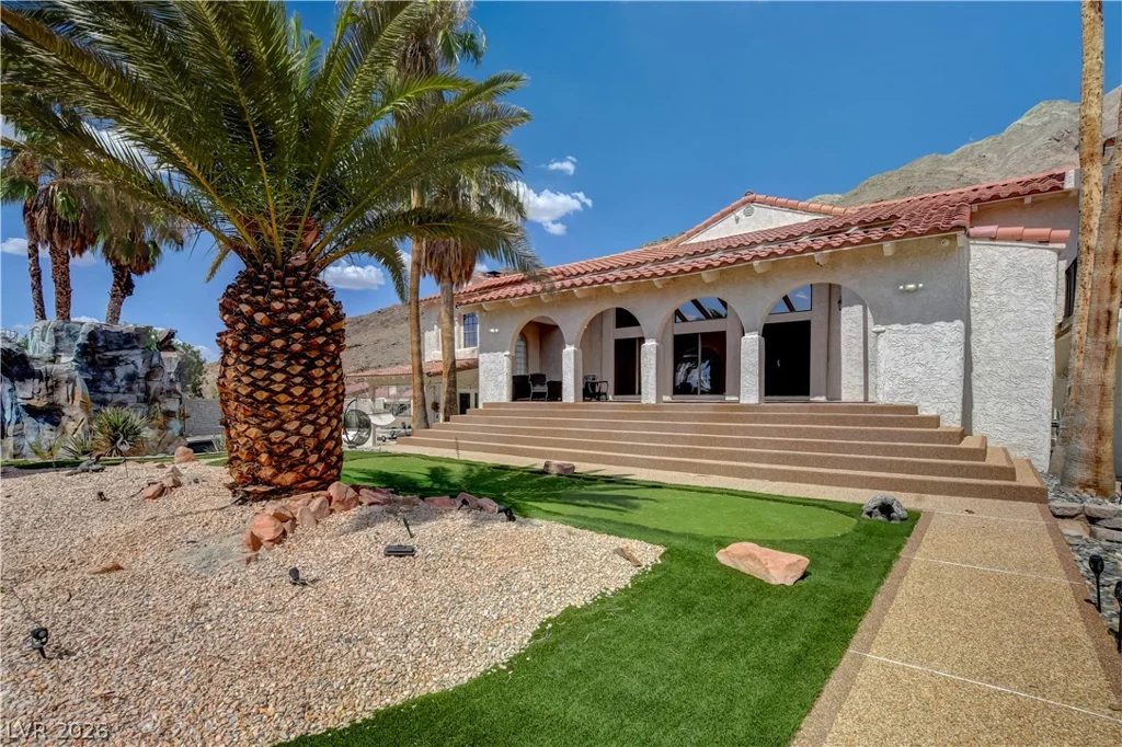 672 Los Feliz, Las Vegas, NV 89110