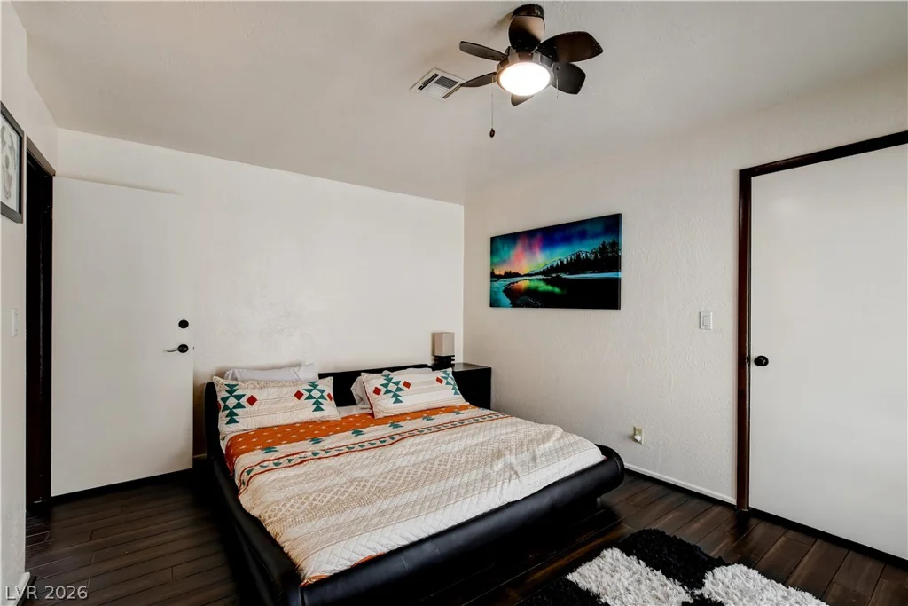 672 Los Feliz, Las Vegas, NV 89110