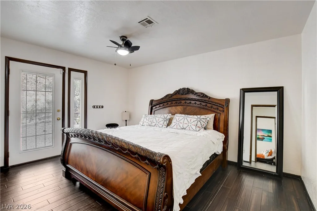 672 Los Feliz, Las Vegas, NV 89110