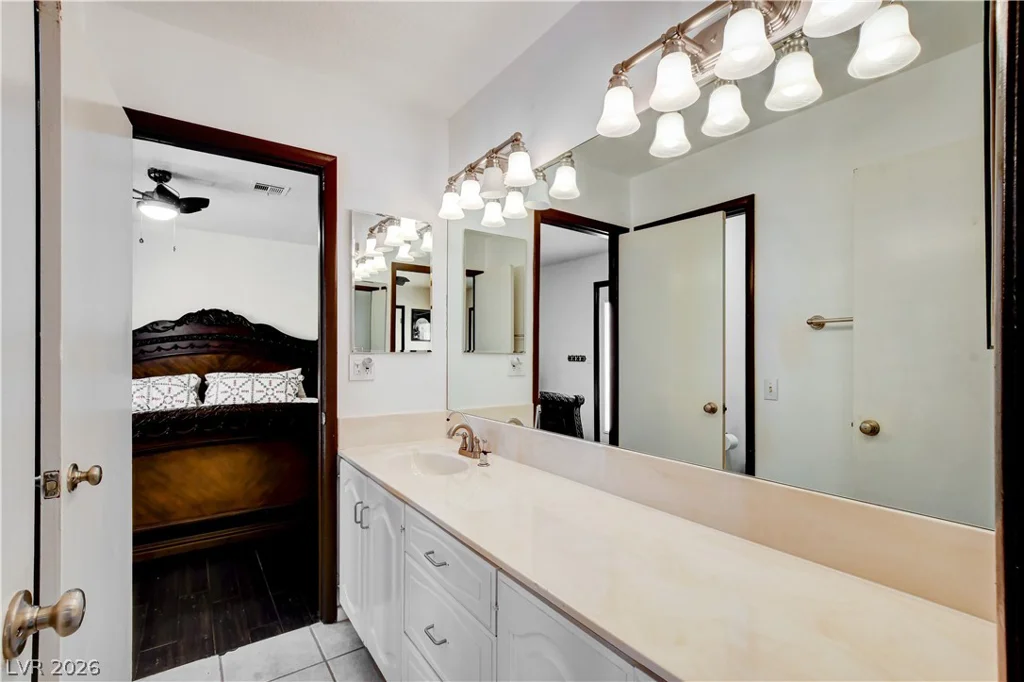 672 Los Feliz, Las Vegas, NV 89110