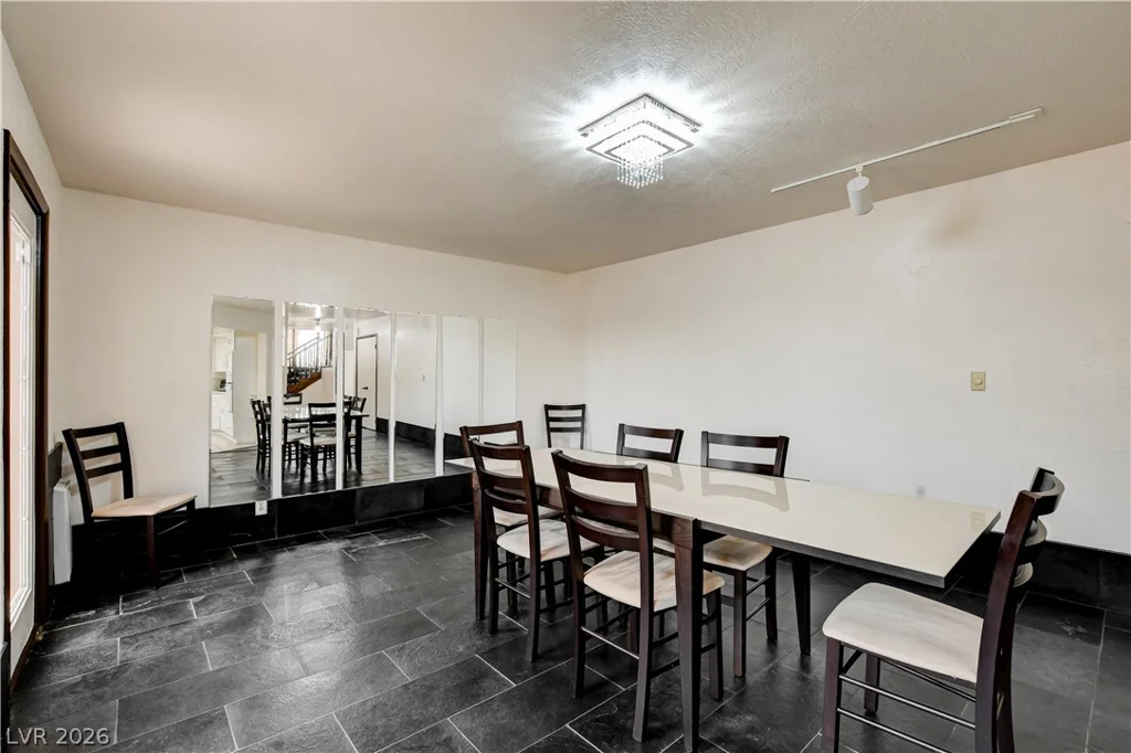 672 Los Feliz, Las Vegas, NV 89110