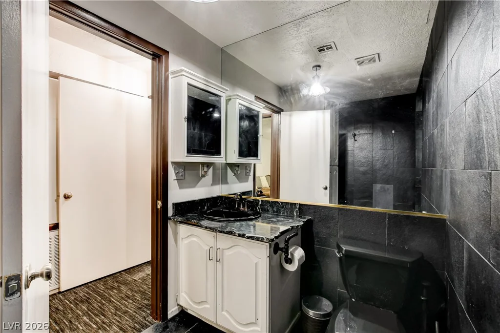 672 Los Feliz, Las Vegas, NV 89110