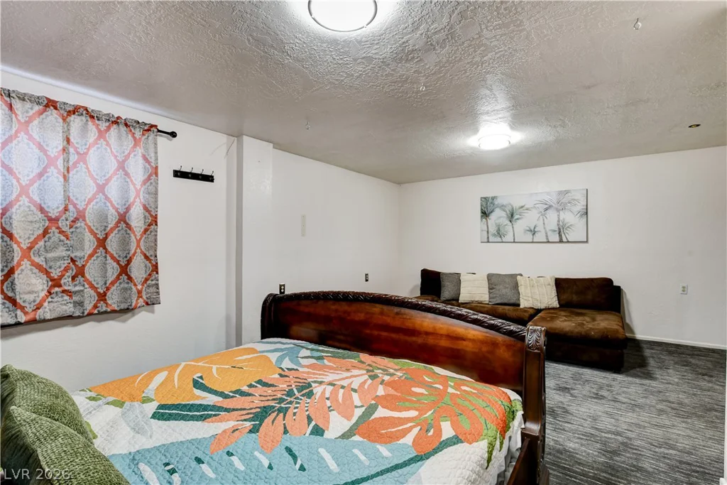 672 Los Feliz, Las Vegas, NV 89110