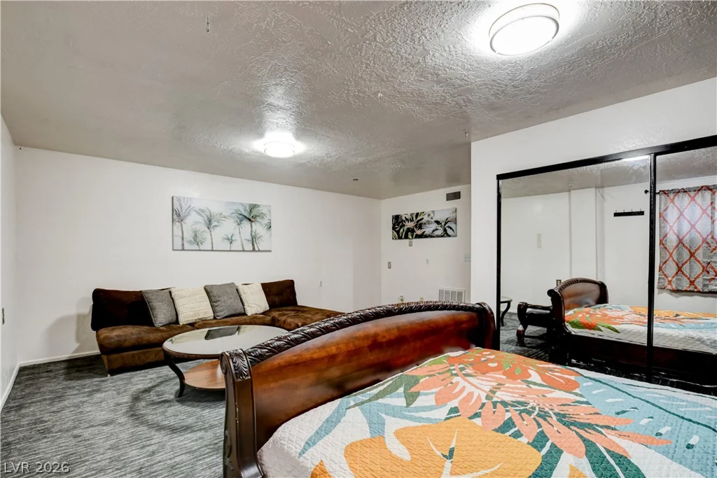 672 Los Feliz, Las Vegas, NV 89110