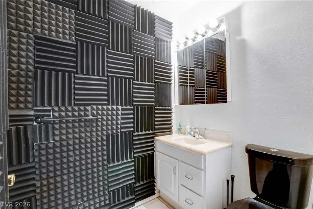 672 Los Feliz, Las Vegas, NV 89110