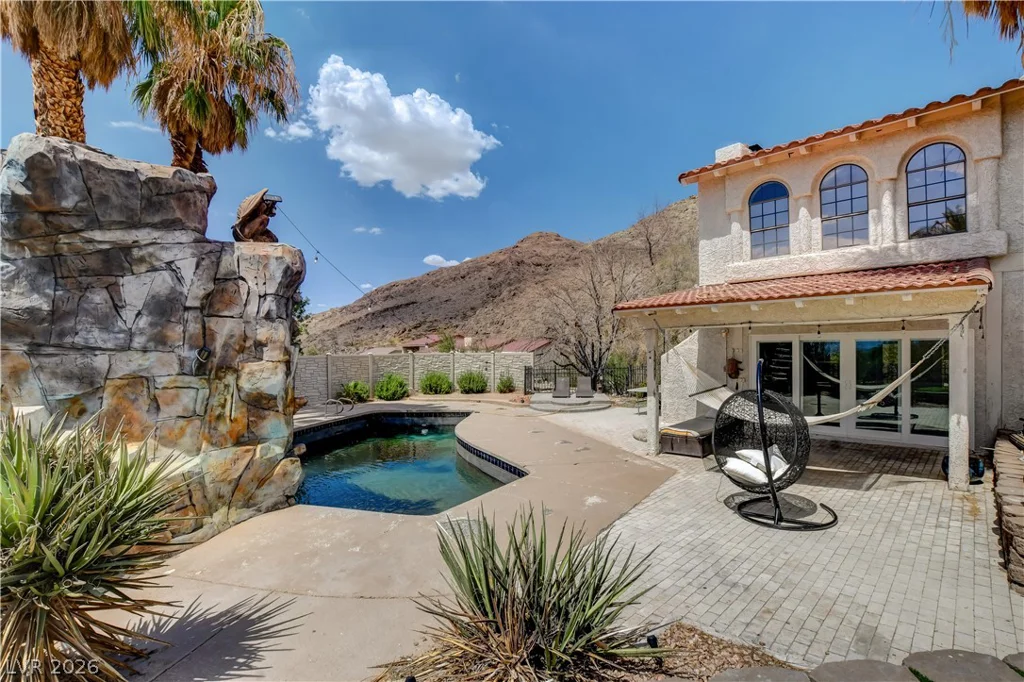 672 Los Feliz, Las Vegas, NV 89110