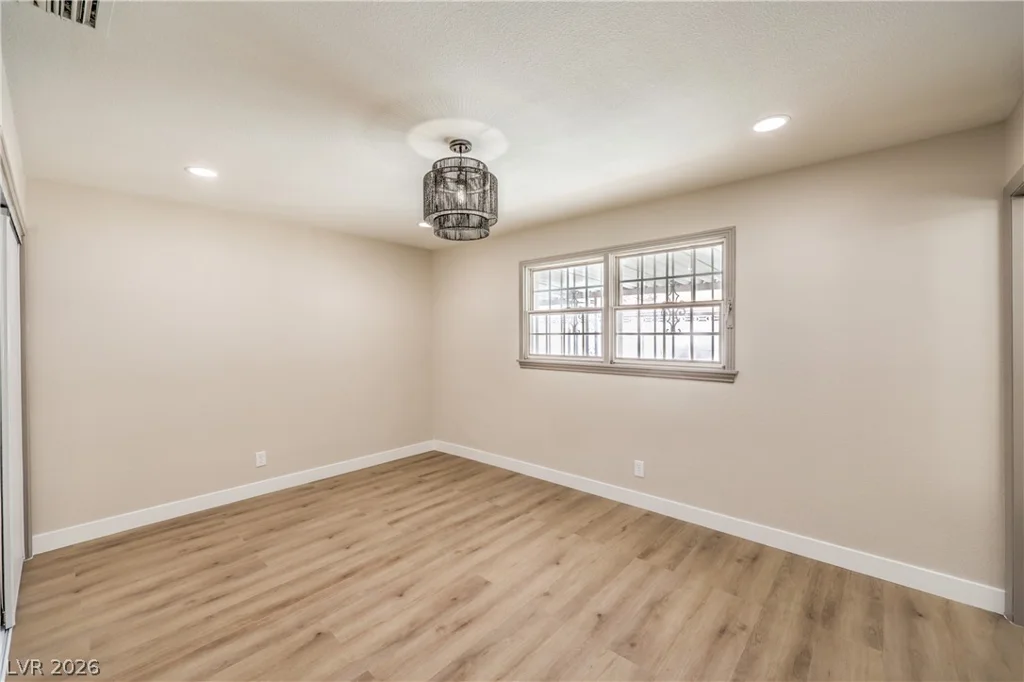 4060 Harmon, Las Vegas, NV 89121