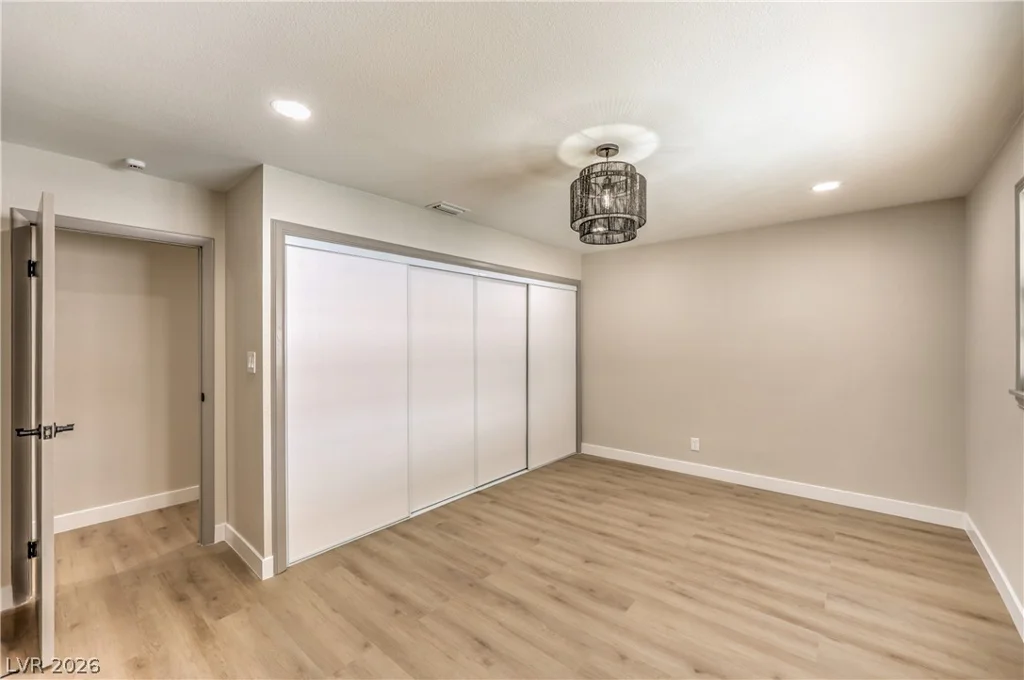 4060 Harmon, Las Vegas, NV 89121