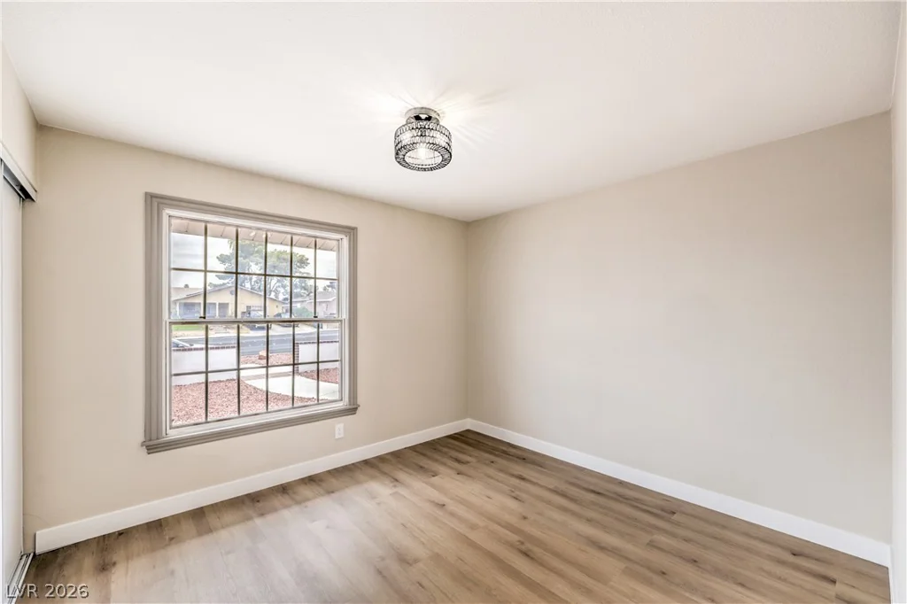 4060 Harmon, Las Vegas, NV 89121