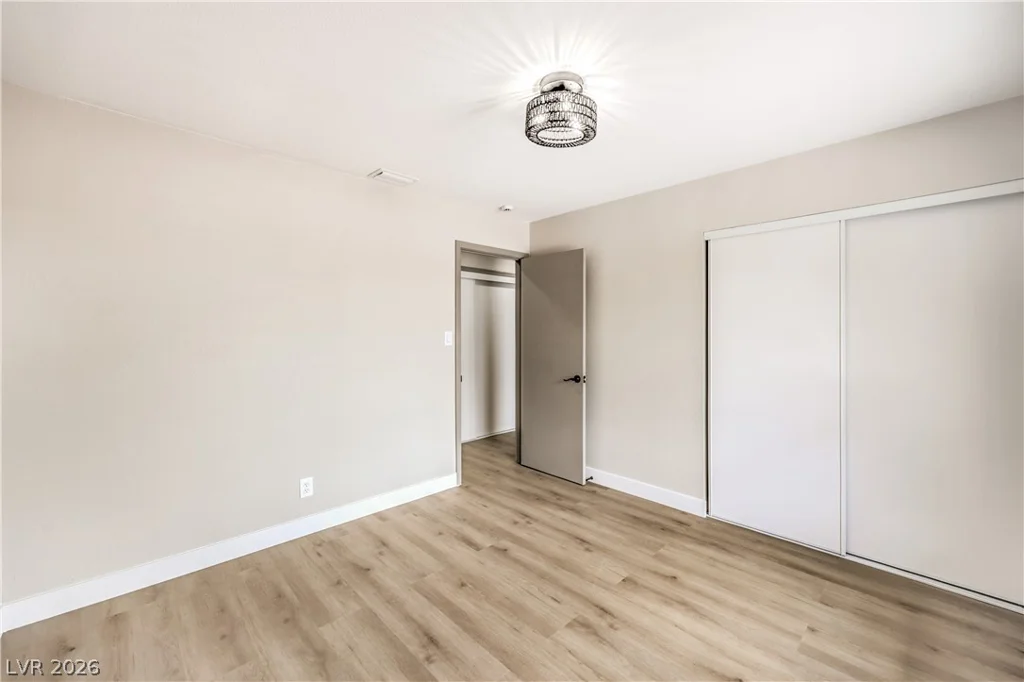 4060 Harmon, Las Vegas, NV 89121