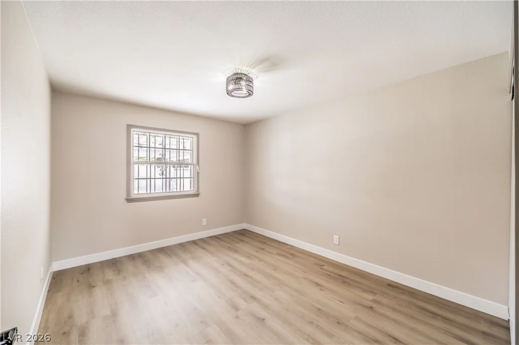 4060 Harmon, Las Vegas, NV 89121