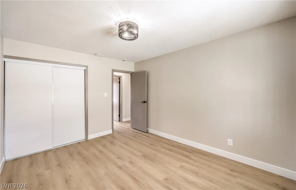 4060 Harmon, Las Vegas, NV 89121