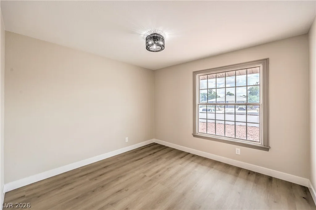 4060 Harmon, Las Vegas, NV 89121