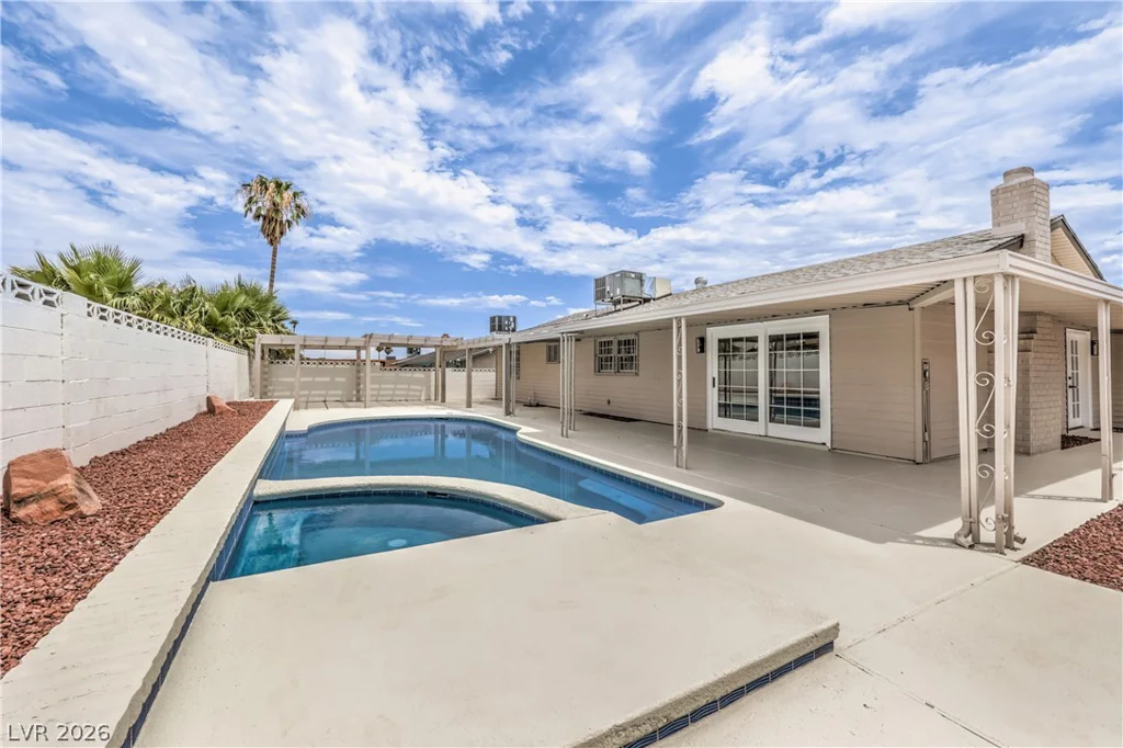 4060 Harmon, Las Vegas, NV 89121