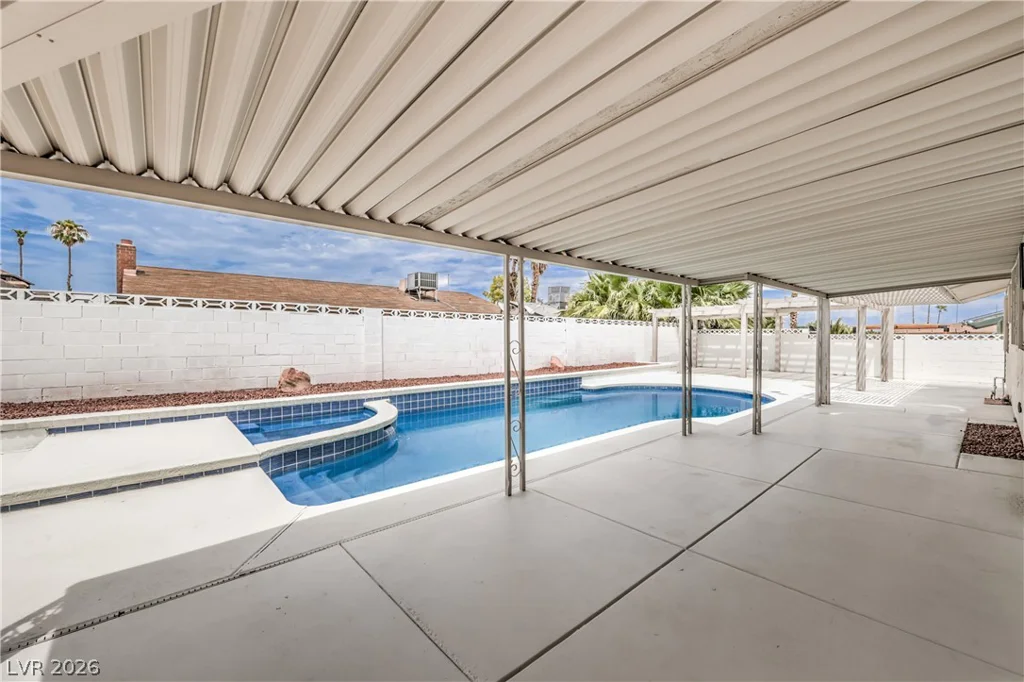 4060 Harmon, Las Vegas, NV 89121