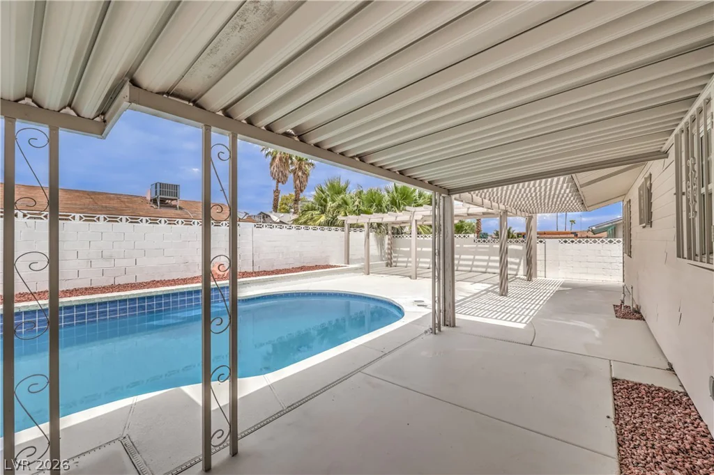 4060 Harmon, Las Vegas, NV 89121