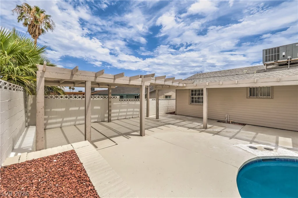 4060 Harmon, Las Vegas, NV 89121