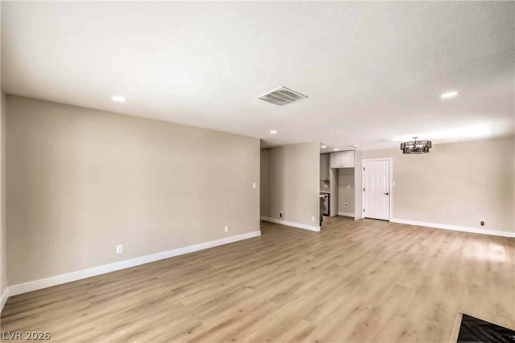 4060 Harmon, Las Vegas, NV 89121