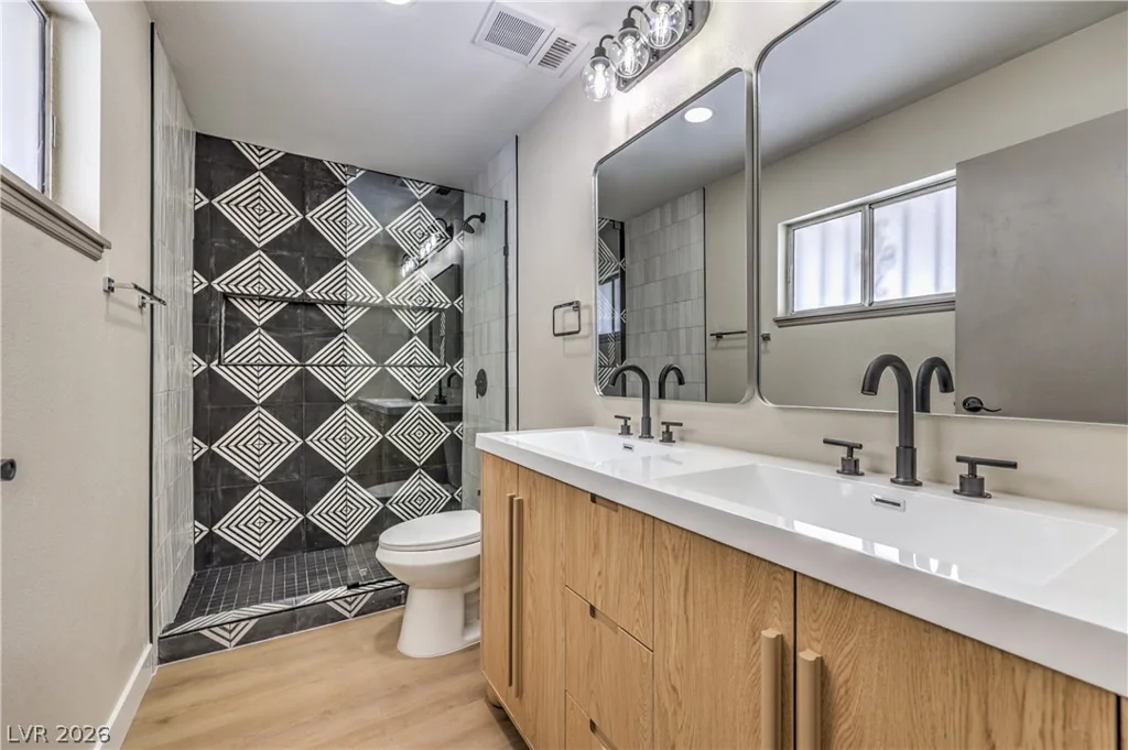 4060 Harmon, Las Vegas, NV 89121