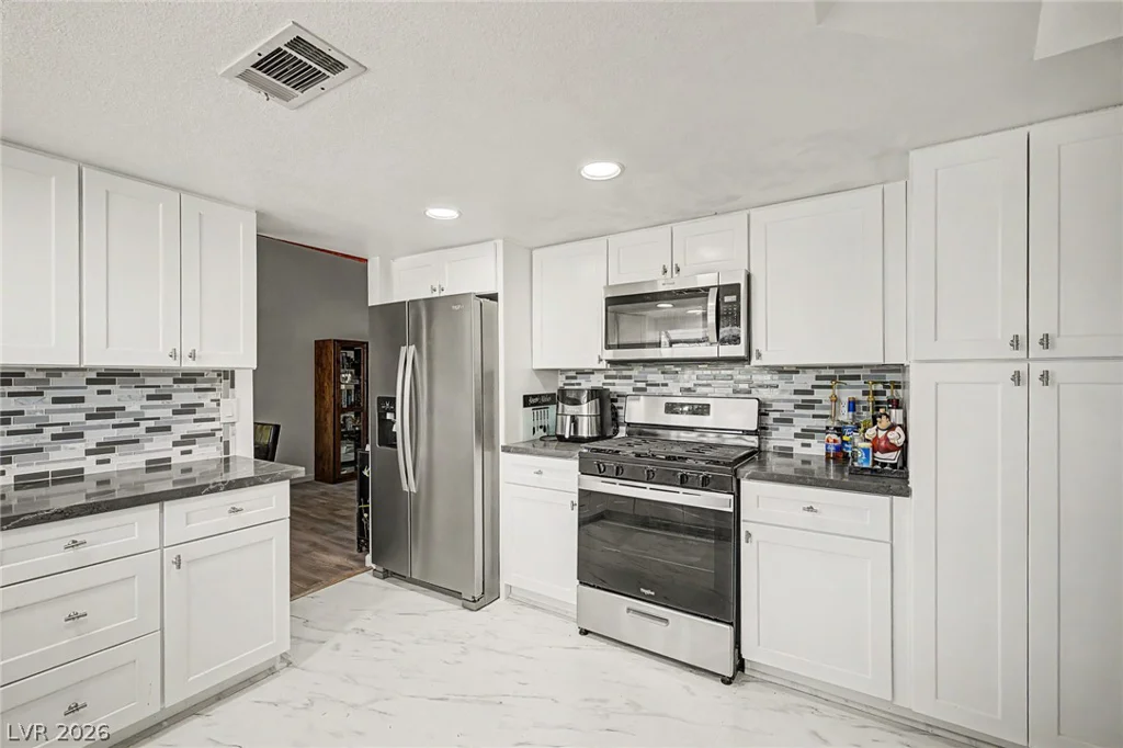 4472 Lindenhurst, Las Vegas, NV 89120