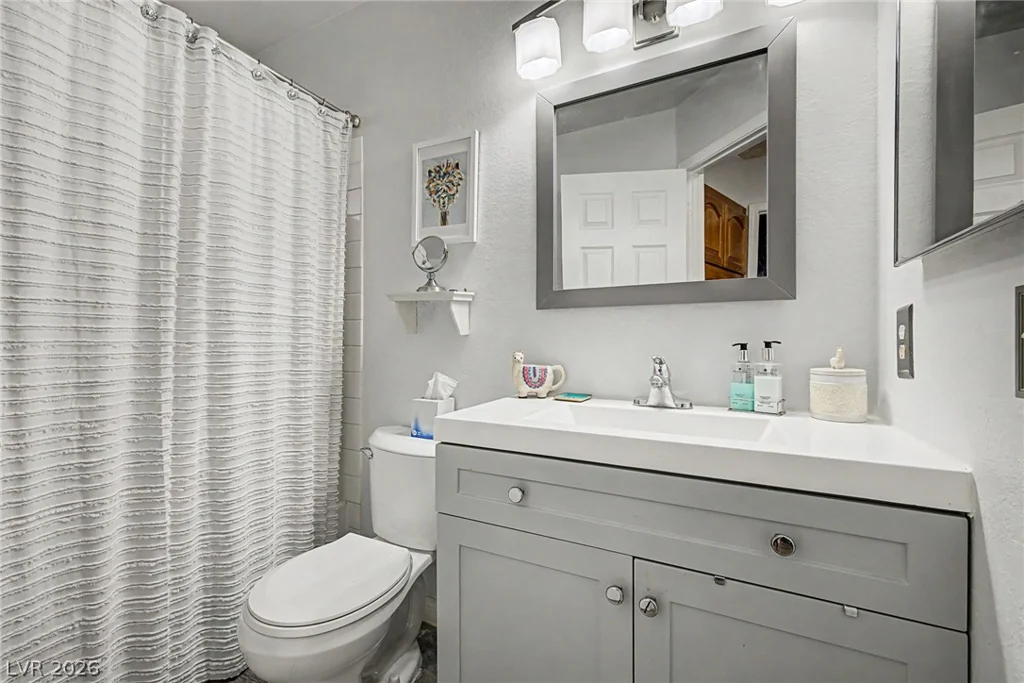 4472 Lindenhurst, Las Vegas, NV 89120