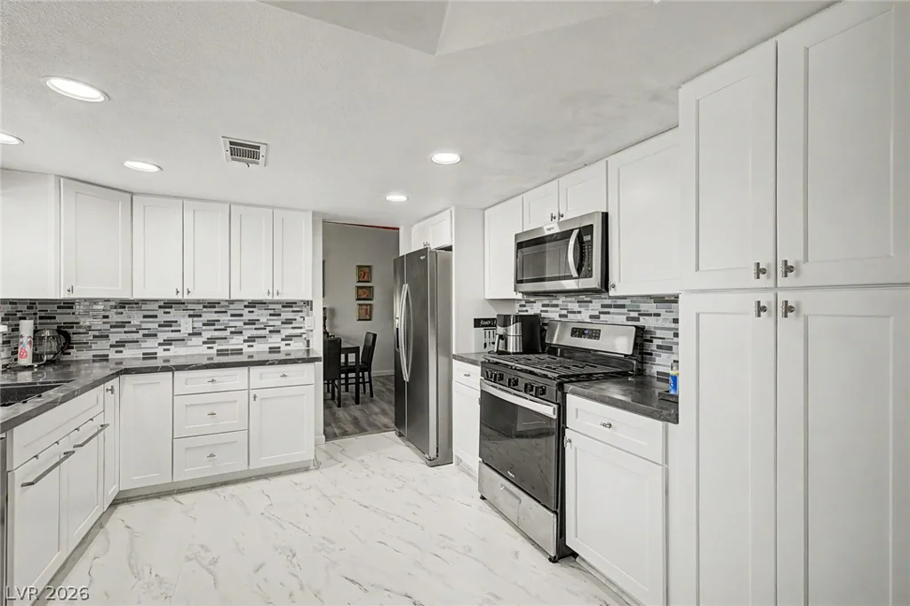 4472 Lindenhurst, Las Vegas, NV 89120