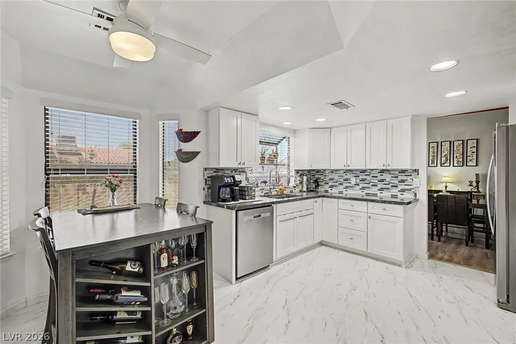 4472 Lindenhurst, Las Vegas, NV 89120
