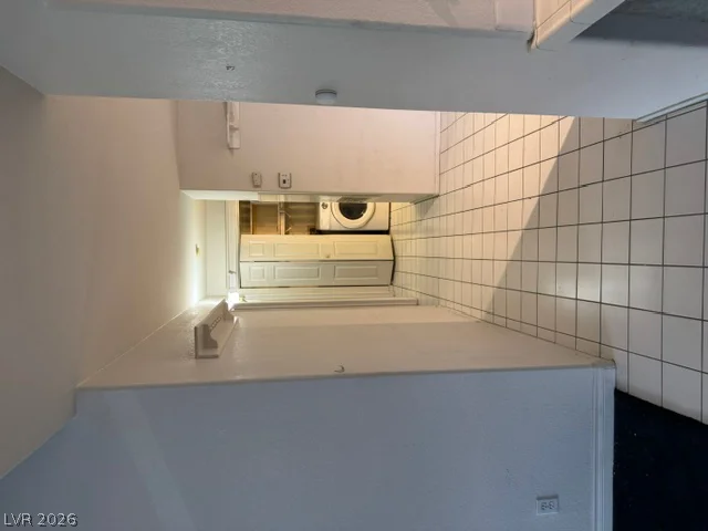 2725 Nellis, Las Vegas, NV 89121