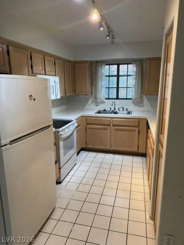 2725 Nellis, Las Vegas, NV 89121