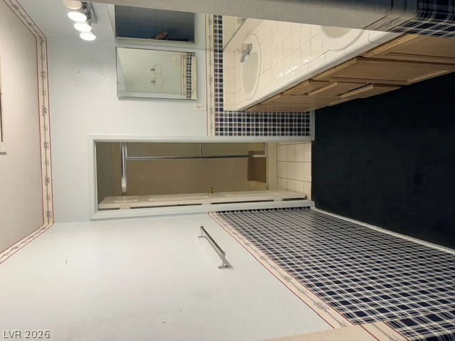 2725 Nellis, Las Vegas, NV 89121