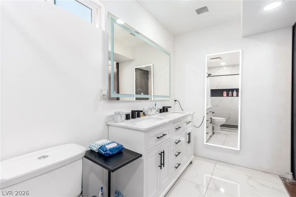 3825 Manhattan Bridge, North Las Vegas, NV 89032