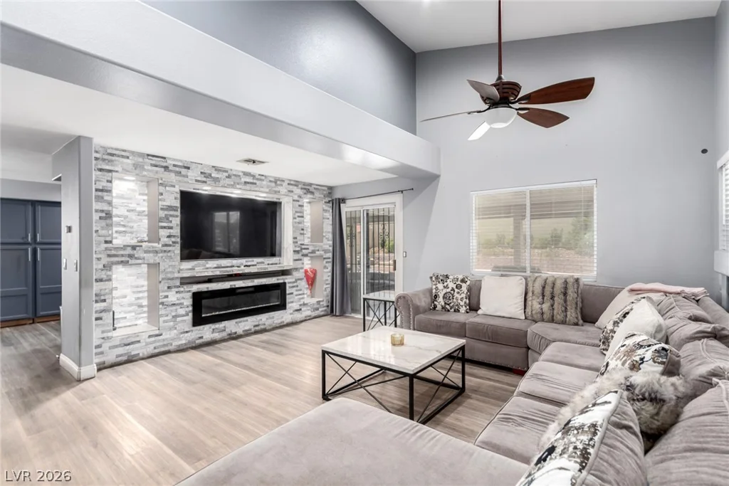 3825 Manhattan Bridge, North Las Vegas, NV 89032
