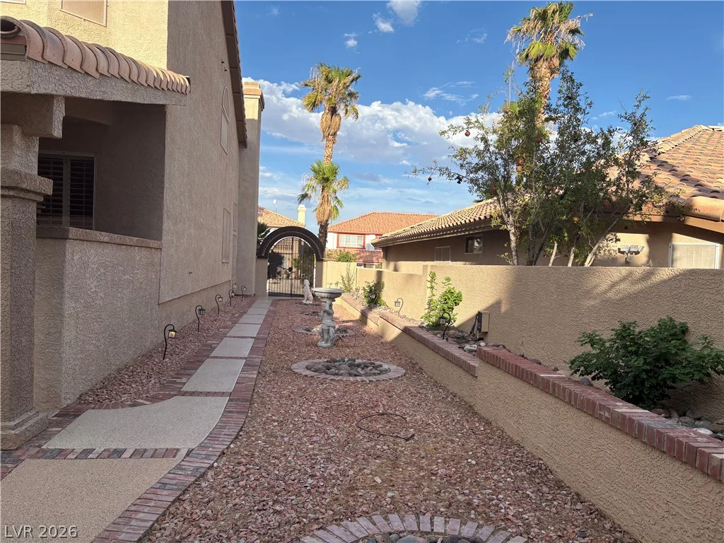 3755 Emerald Bay, Las Vegas, NV 89147