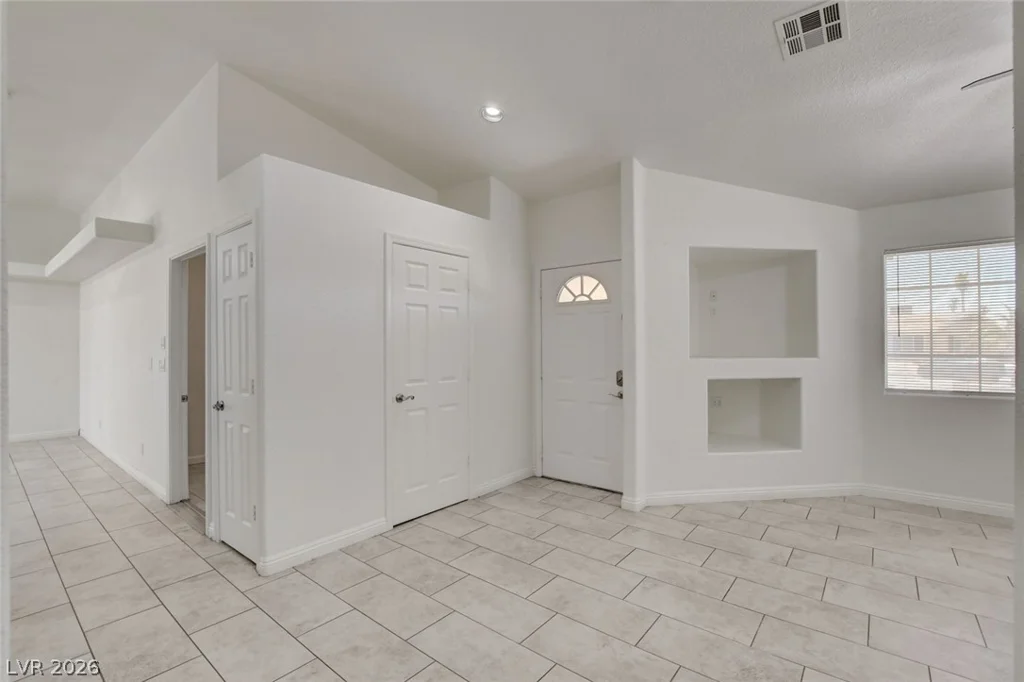 7330 Clearwater, Las Vegas, NV 89147