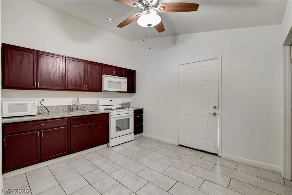 7330 Clearwater, Las Vegas, NV 89147