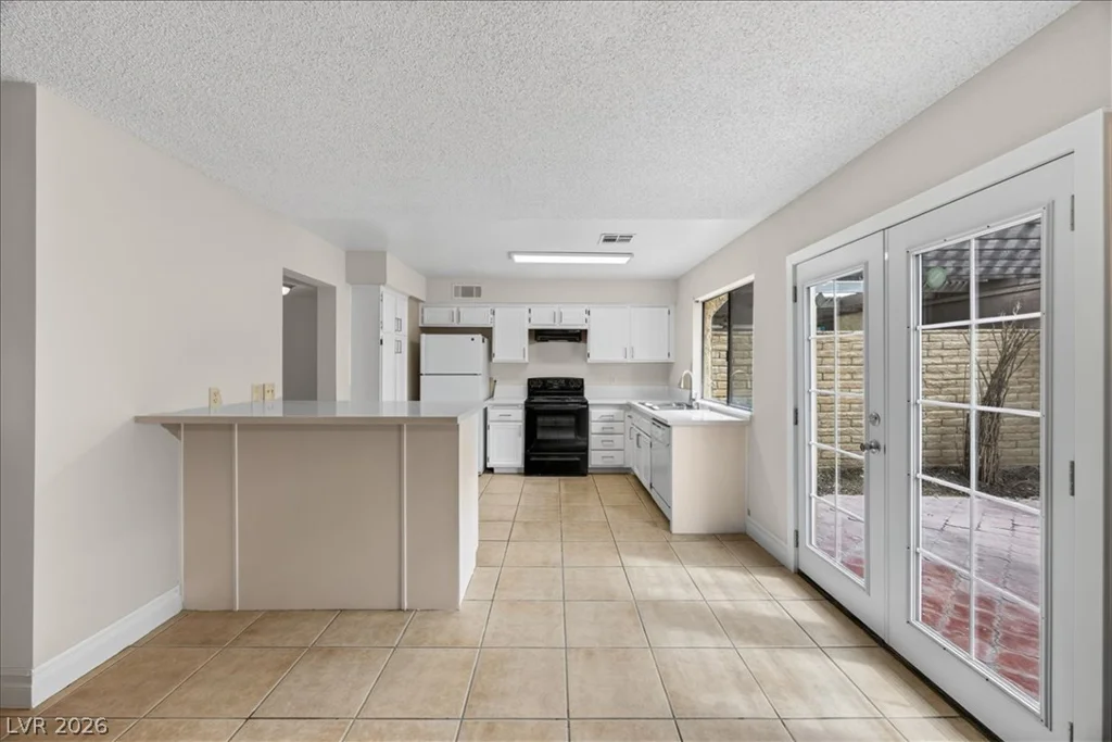 4669 Kelly Barry, Las Vegas, NV 89121