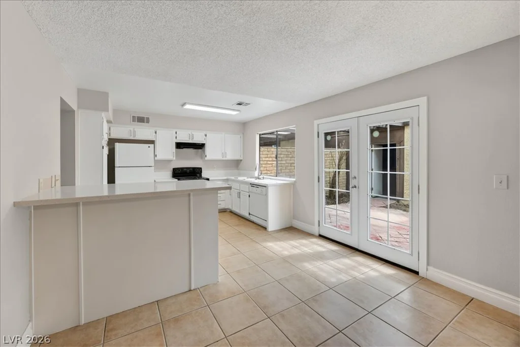 4669 Kelly Barry, Las Vegas, NV 89121