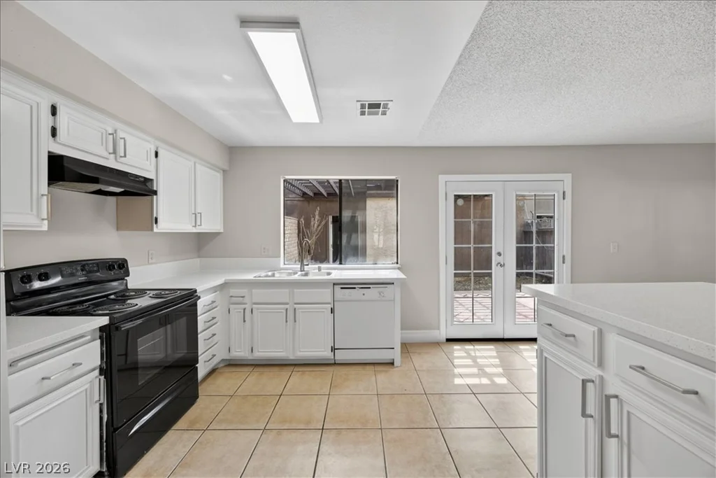 4669 Kelly Barry, Las Vegas, NV 89121