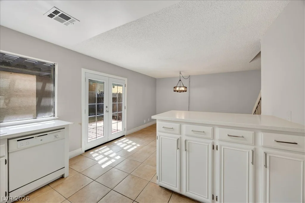 4669 Kelly Barry, Las Vegas, NV 89121