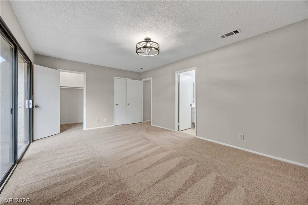 4669 Kelly Barry, Las Vegas, NV 89121