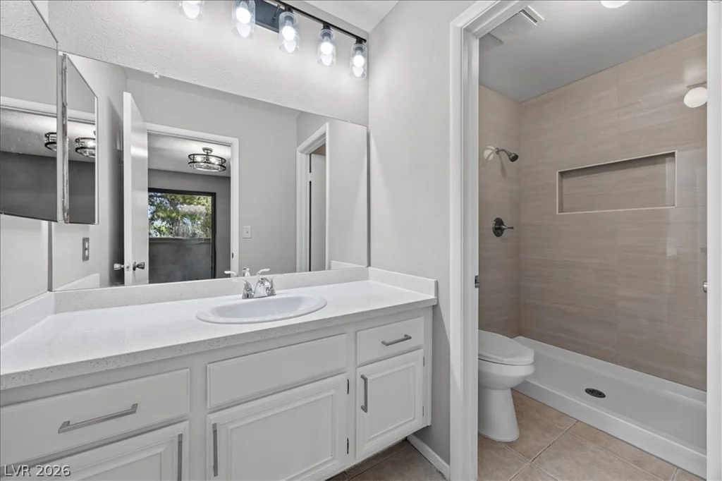 4669 Kelly Barry, Las Vegas, NV 89121