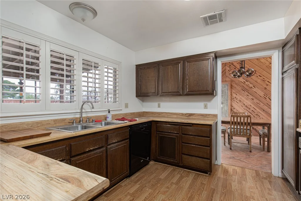 4470 Cranbrook, Las Vegas, NV 89103