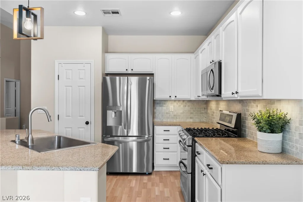 8112 Hamilton Falls, North Las Vegas, NV 89085