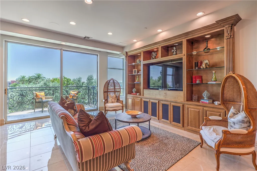 9101 Alta, Las Vegas, NV 89145