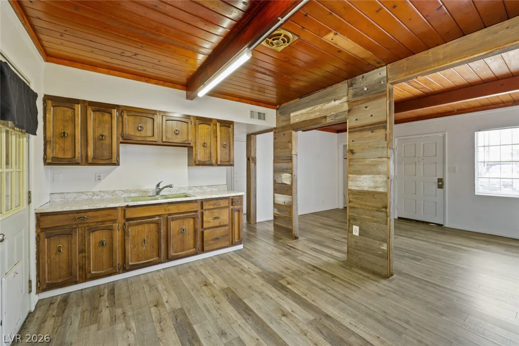 421 Stanford, Las Vegas, NV 89107