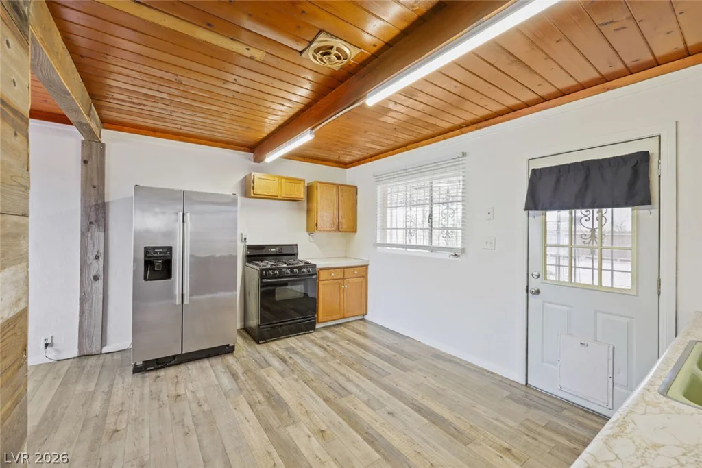 421 Stanford, Las Vegas, NV 89107