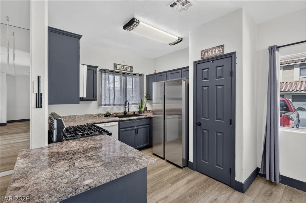 3250 Mystic Ridge, Las Vegas, NV 89129