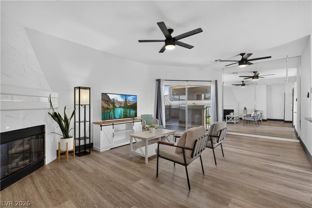 3250 Mystic Ridge, Las Vegas, NV 89129