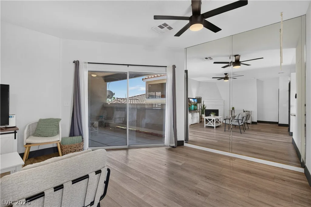 3250 Mystic Ridge, Las Vegas, NV 89129